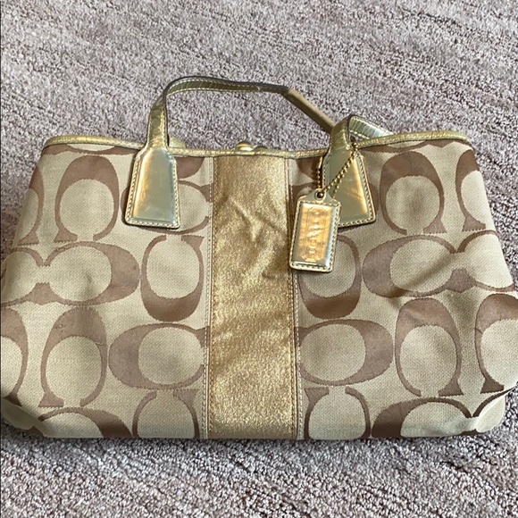 Large coach purse - Picture 1 of 8